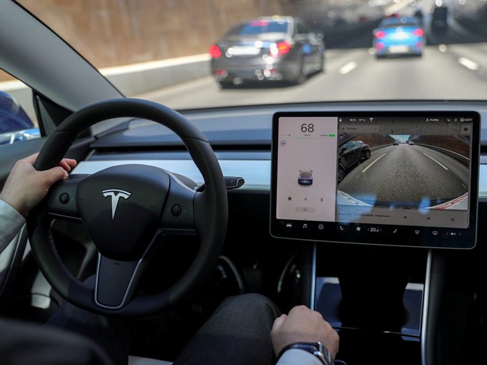 Tesla: direção autônoma será testada por motoristas comportados