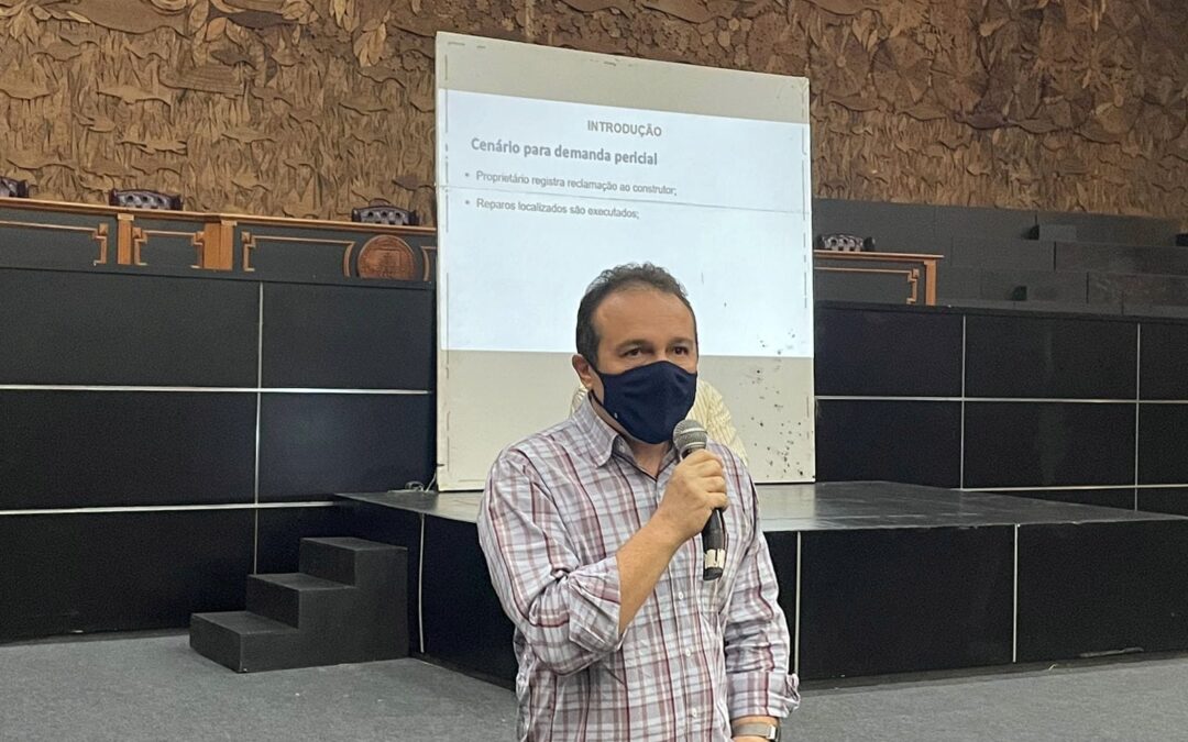 Presidente do CREA-AM palestra na abertura da Semana de Engenharia e Arquitetura da Uninilton Lins