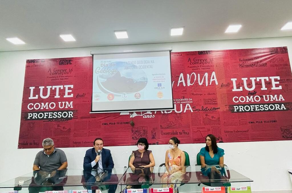 Ufam comemora dia do geólogo