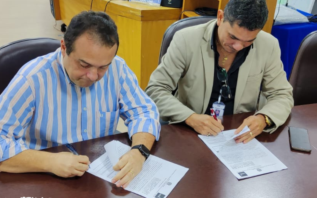 Presidente Afonso Lins firma parceria com a instituição de ensino Faserra
