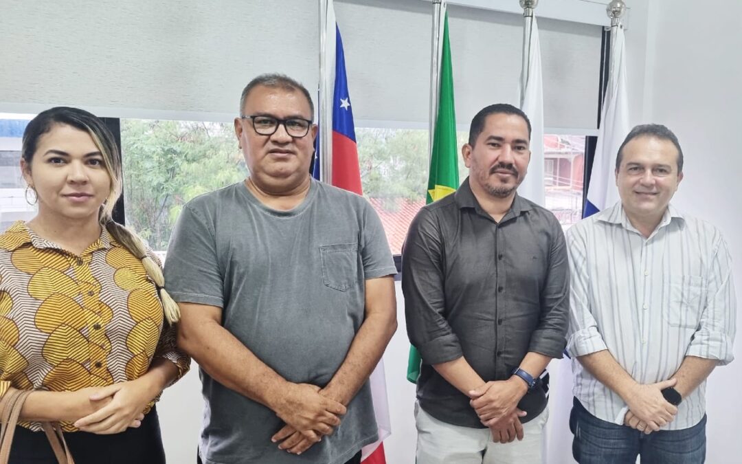 Presidente Afonso Lins recebe o prefeito de Guajará, Ordean Gonzaga da Silva, no Crea-AM