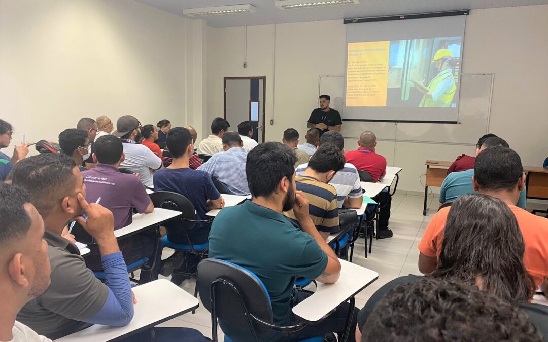 Crea-AM e Crea Jr AM realizam treinamento gratuito de ART/CAT na Uninorte