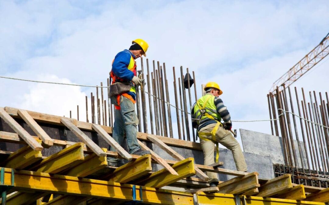 Trabalho em altura no canteiro de obras: o que você precisa saber sobre a NR 35