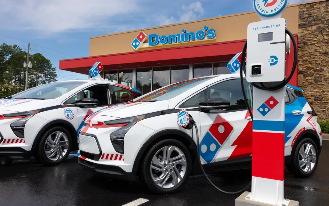 Entrega de pizza com carros elétricos: Domino’s atualiza frota com o Bolt EV