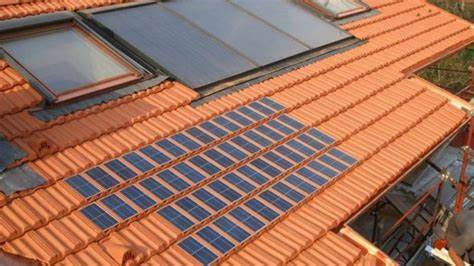 Como funciona o telhado sustentável? Confira as telhas que produzem energia
