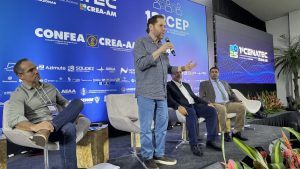 Senador Plínio Valério participou de painel sobre a BR-319