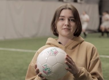 Engenheiros desenvolvem Soundball, bola inteligente para jogadores com deficiência visual