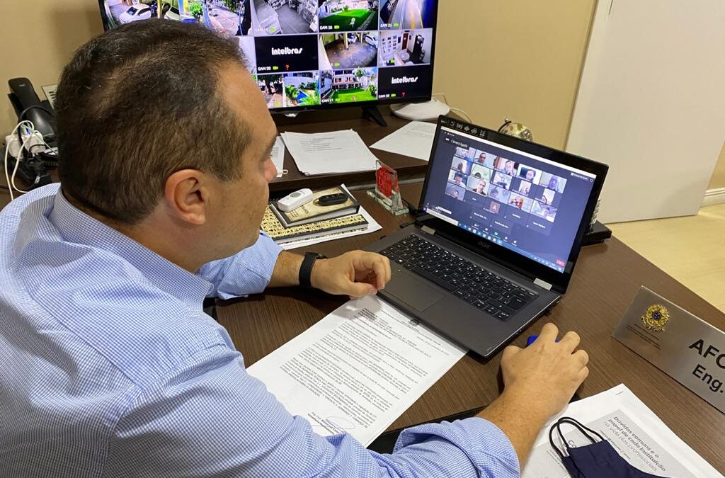 Crea-AM participa de reunião com o CMDU