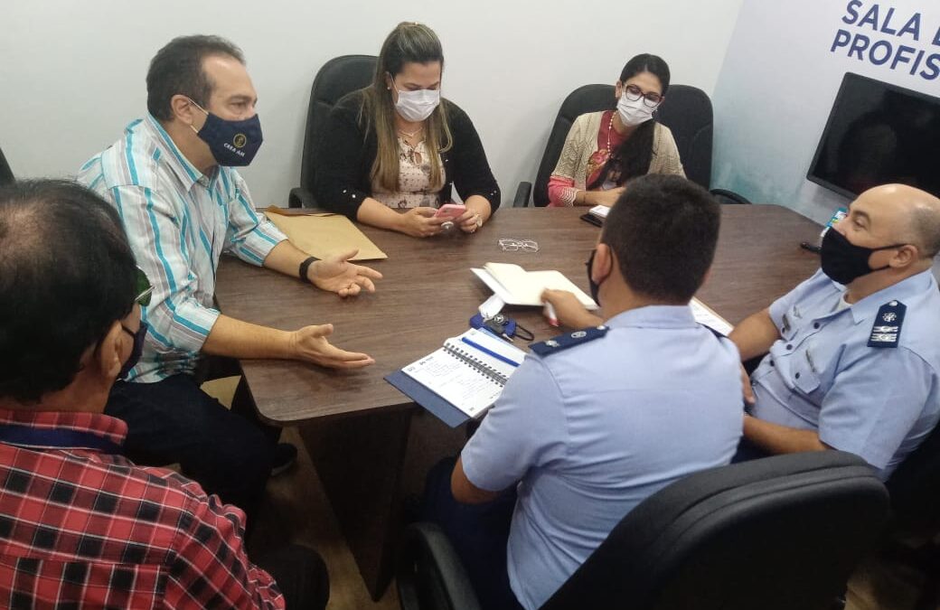 Crea-AM realiza reunião com representantes da Aeronáutica