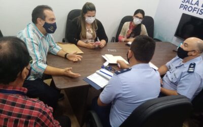 Crea-AM realiza reunião com representantes da Aeronáutica