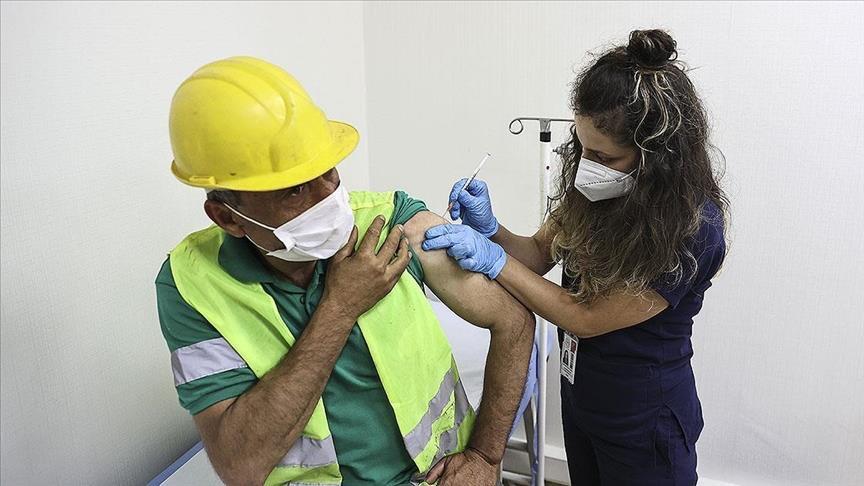 Mais de 85% dos trabalhadores da construção já receberam a primeira dose da vacina contra Covid-19 no Amazonas