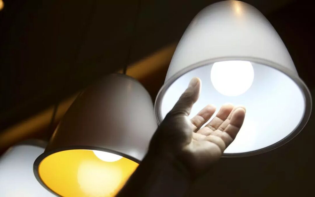 Aneel cria nova bandeira tarifária, e conta de luz fica mais cara