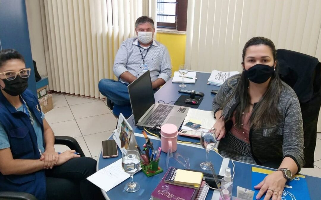 Crea-AM se reúne com coordenador dos cursos de pós-graduação da NiltonLins