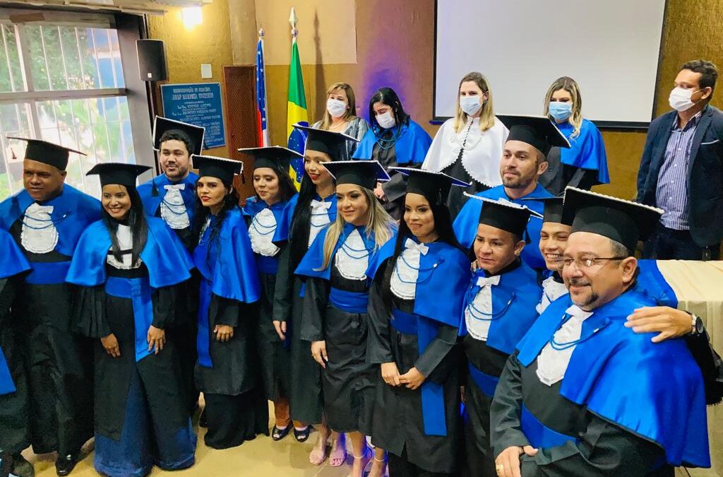 Formatura de Engenharias Civil e de Produção da Faculdade Estácio, com entrega de carteira profissional