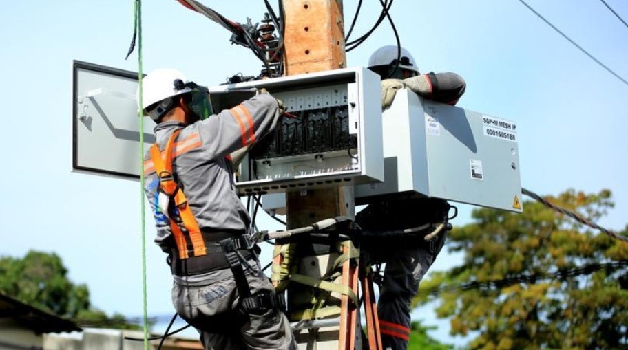 Aprovado Projeto de Lei que proíbe a instalação dos novos medidores aéreos de energia