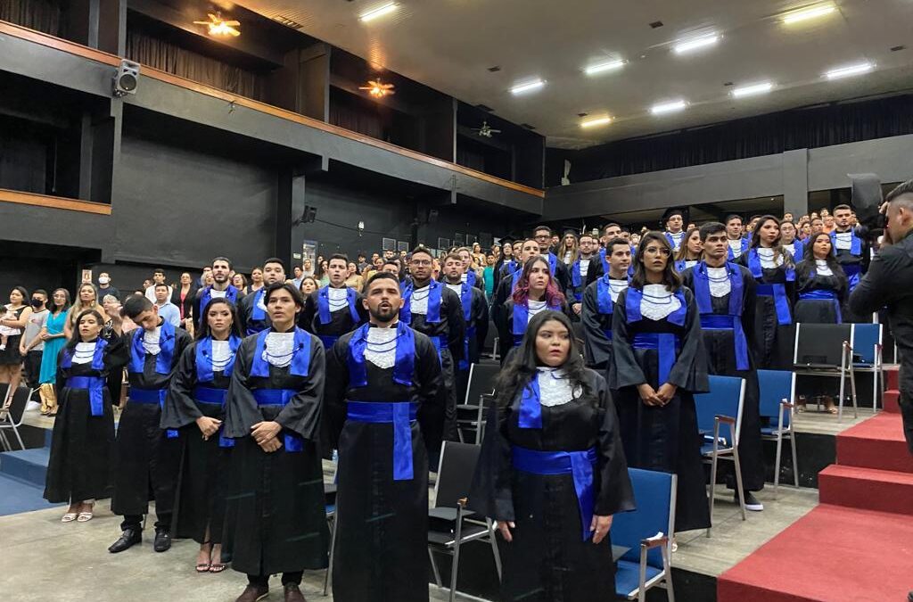 Crea-AM participa da Colação de grau das Engenharias da EST-UEA
