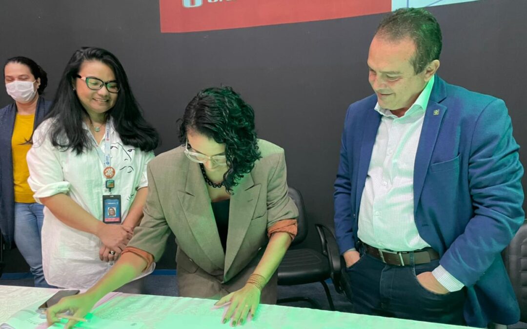 Presidente do Crea-AM participa da cerimônia do Capacete e assina termo de cooperação técnica com a Uninorte