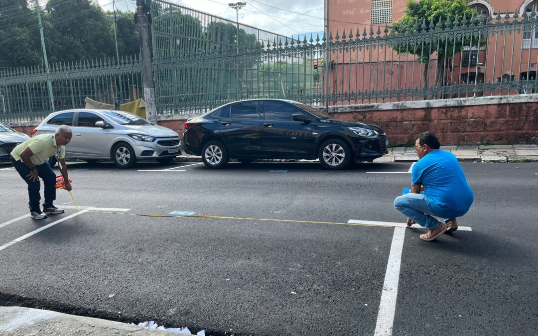 Ageman realiza fiscalização das áreas da zona azul no centro de Manaus