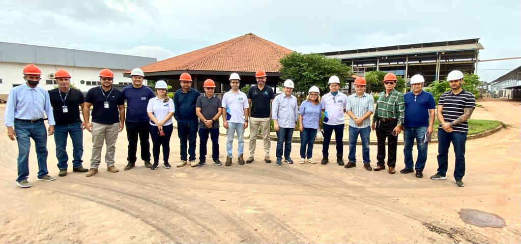Crea-AM faz visita técnica ao Estaleiro Juruá