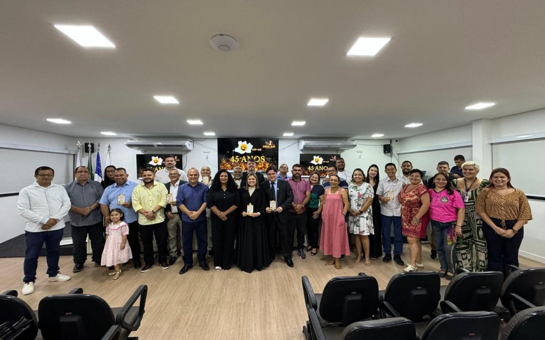 Crea sedia celebração de 45 anos da Associação dos Engenheiros de Pesca do Amazonas