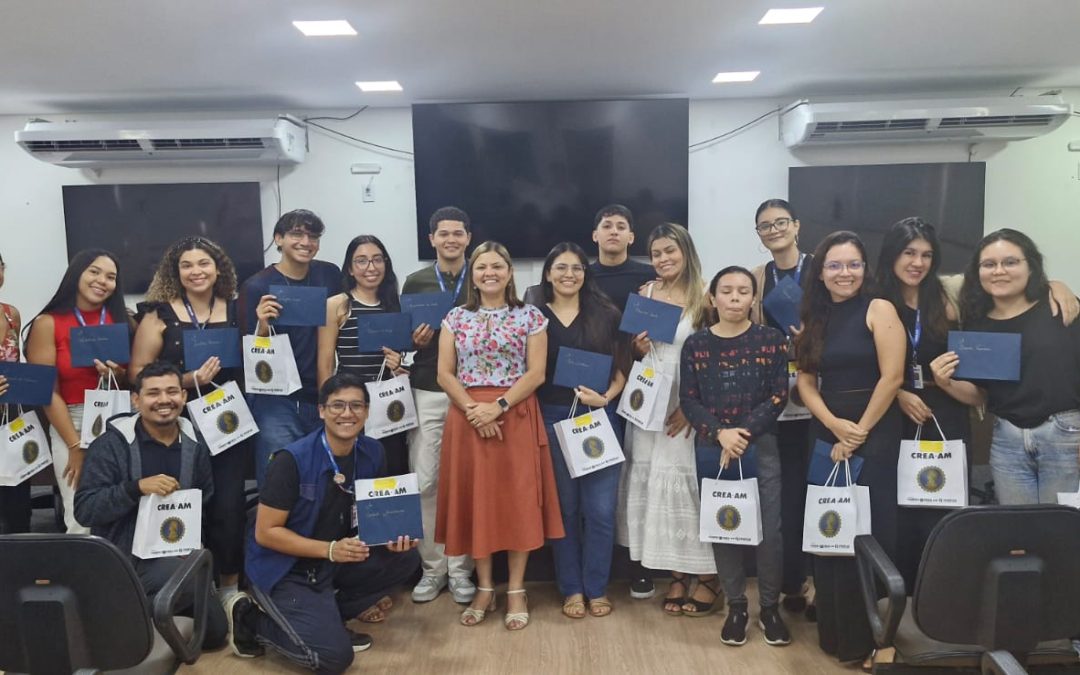 Crea-AM promove homenagem aos estagiários