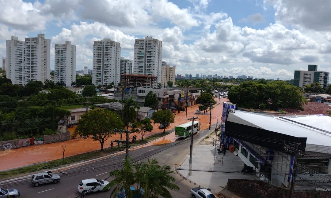 Ageman notifica Águas de Manaus por rompimento de adutora na avenida Ipase
