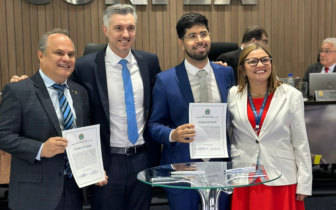 Conselheiros Federais são empossados em Brasília