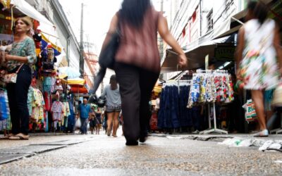 Prefeitura registra alta de 34% em obstrução de calçadas nos primeiros oito meses de 2022