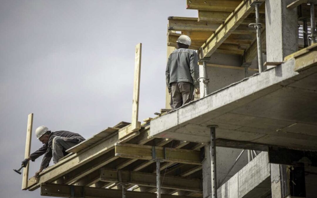 FIFA deve pagar “pelo menos US$ 440 milhões” para compensar trabalhadores da construção e suas famílias no Catar