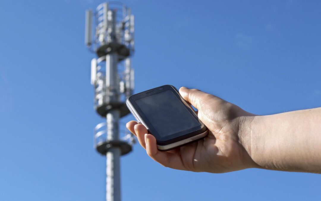 Comissão aprova projeto que dispensa licenciamento para instalação de antenas