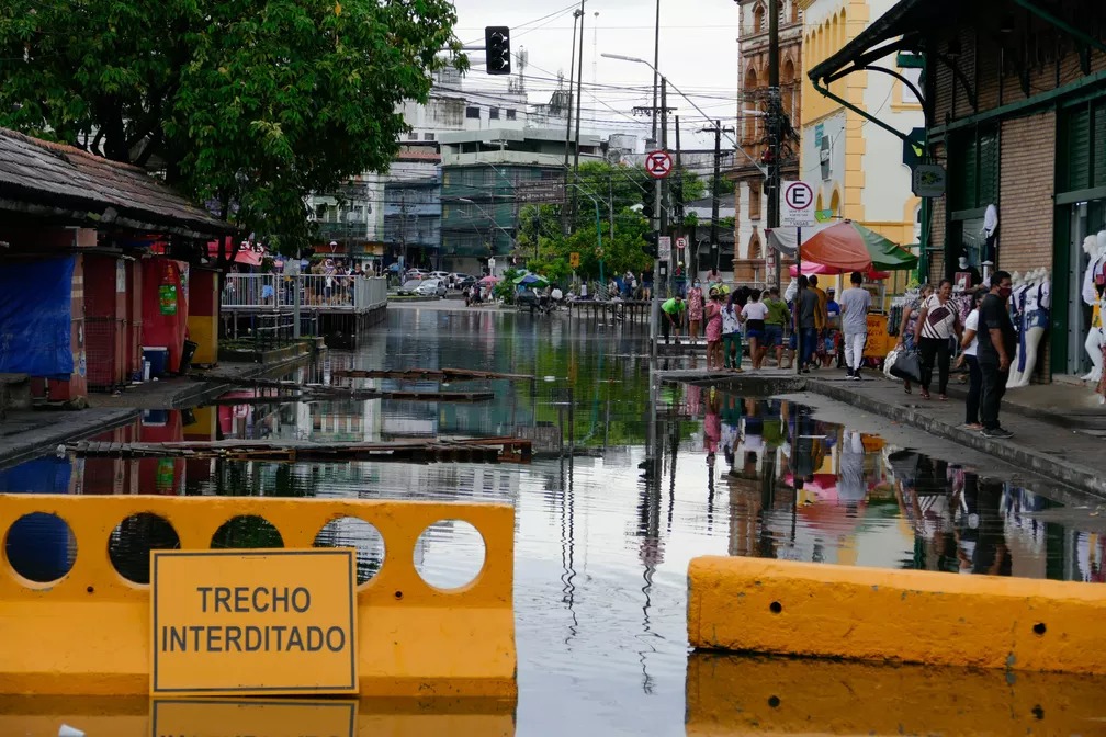 Cheia: Prefeitura ainda não considera interditar Centro de Manaus