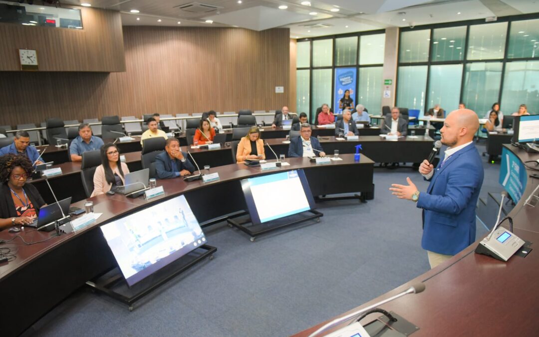 Crea-AM participa de encontro de relacionamento institucional