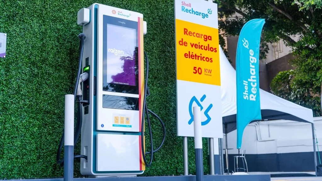 Primeiro eletroposto do Brasil faz recargas rápidas em carros elétricos