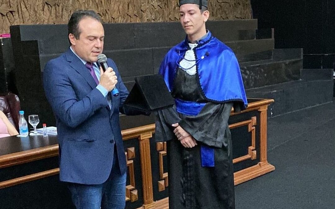 Presidente do Crea-AM é convidado para a colação de grau dos formandos da Nilton Lins