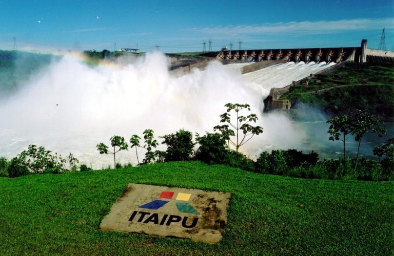 Negociação de venda de energia excedente de Itaipu é tema de audiência na quarta