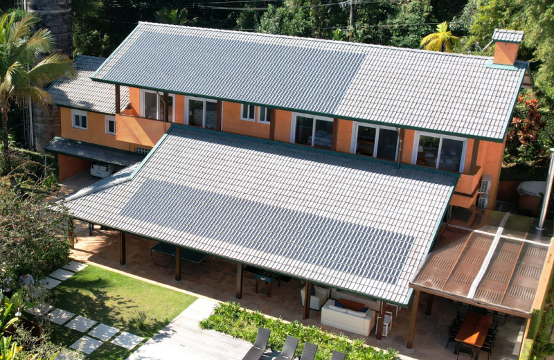 Essa telha solar poderá ser instalada em qualquer casa gerando eletricidade