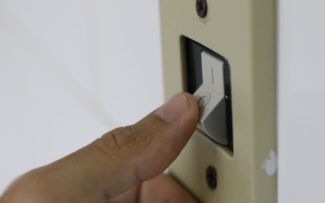 Famílias de baixa renda terão redução automática na conta de luz