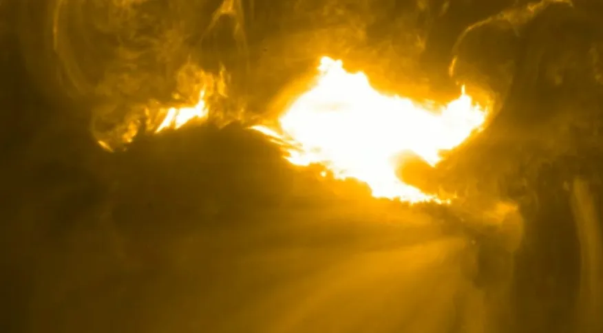 Missões da Nasa e da Agência Espacial Europeia capturam imagens de erupções solares