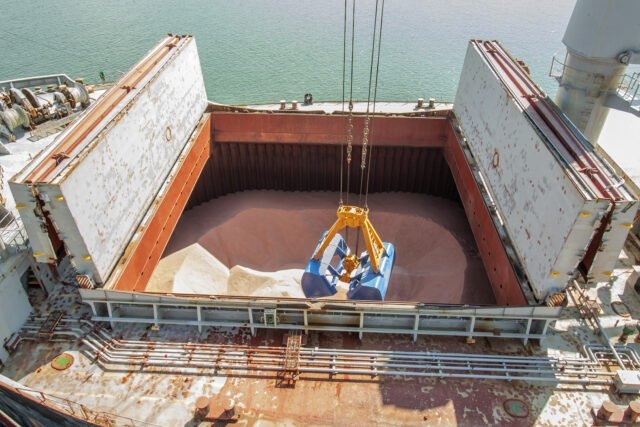 Fertilizantes: Brasil espera por 27 navios vindos da Rússia