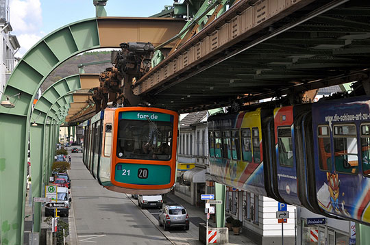 Schwebebahn, primeiro monotrilho do mundo