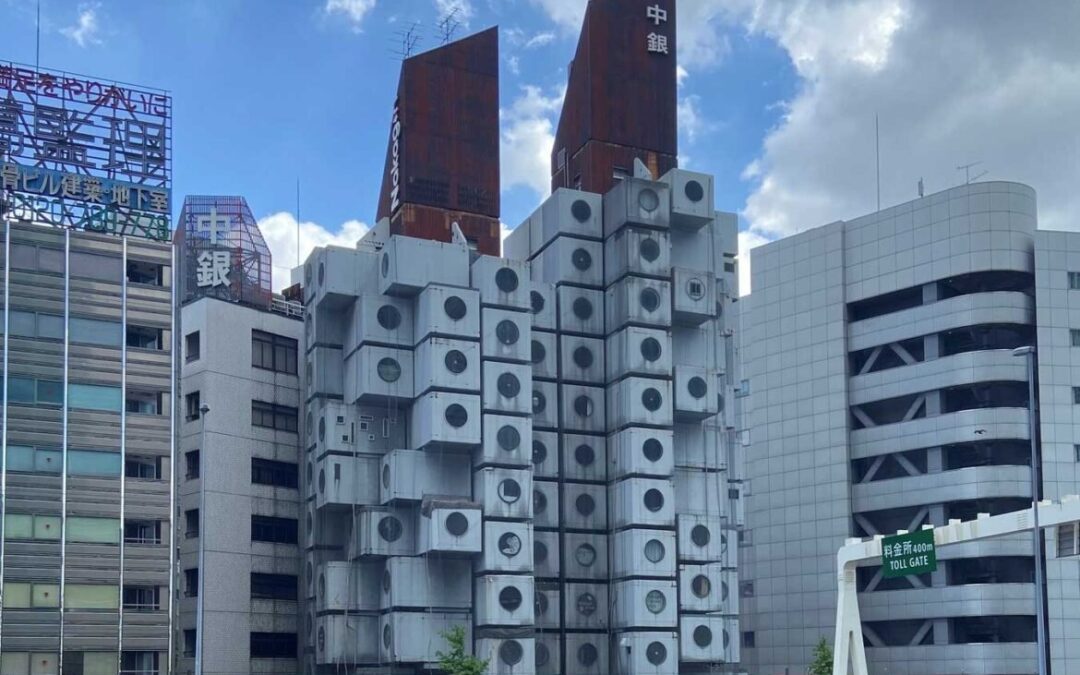 Cápsulas da famosa torre Nakagin, de Tóquio, são desmontadas e enviadas a museus