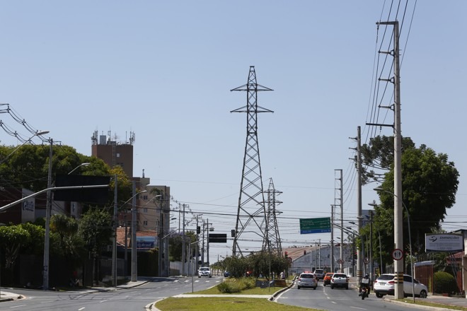 MP ajuíza ação para retirar fios de alta tensão de áreas residenciais em Manaus