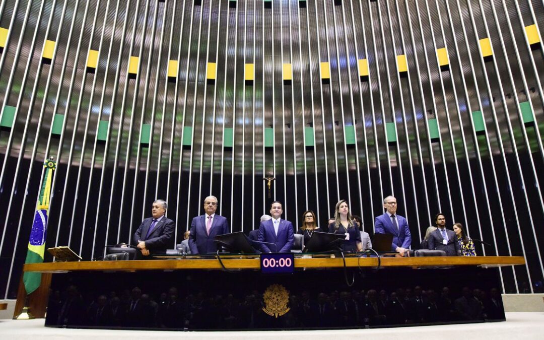 Indústria pede reforma tributária e modernização do setor elétrico