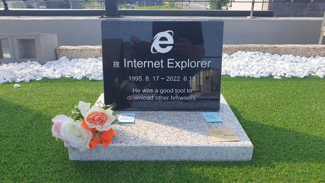 Internet Explorer “morre” e ganha lápide de verdade
