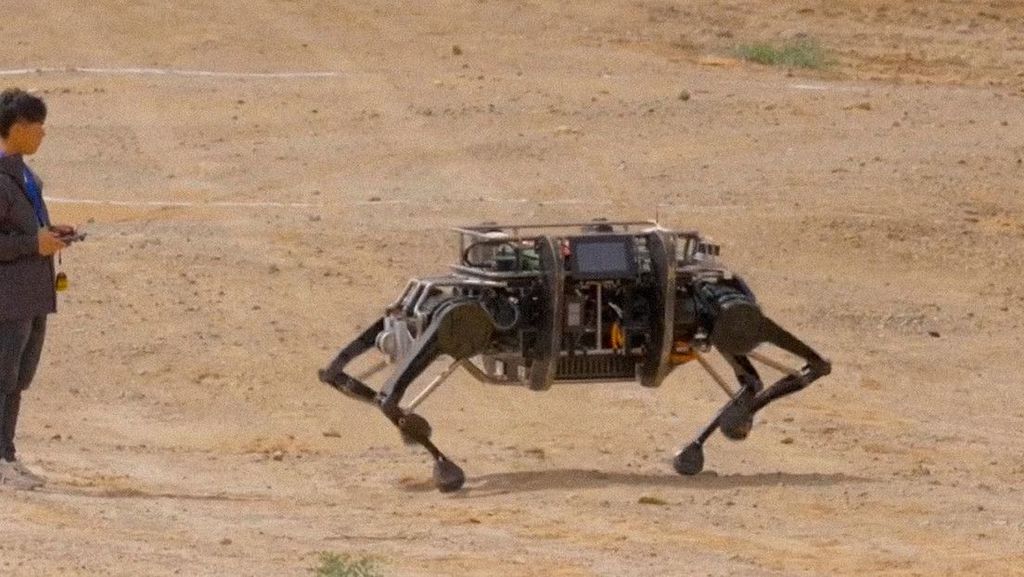 China diz ter construído o maior robô militar do mundo