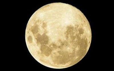 Encontradas pequenas crateras com água na superfície da Lua