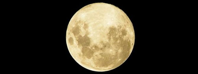 Encontradas pequenas crateras com água na superfície da Lua