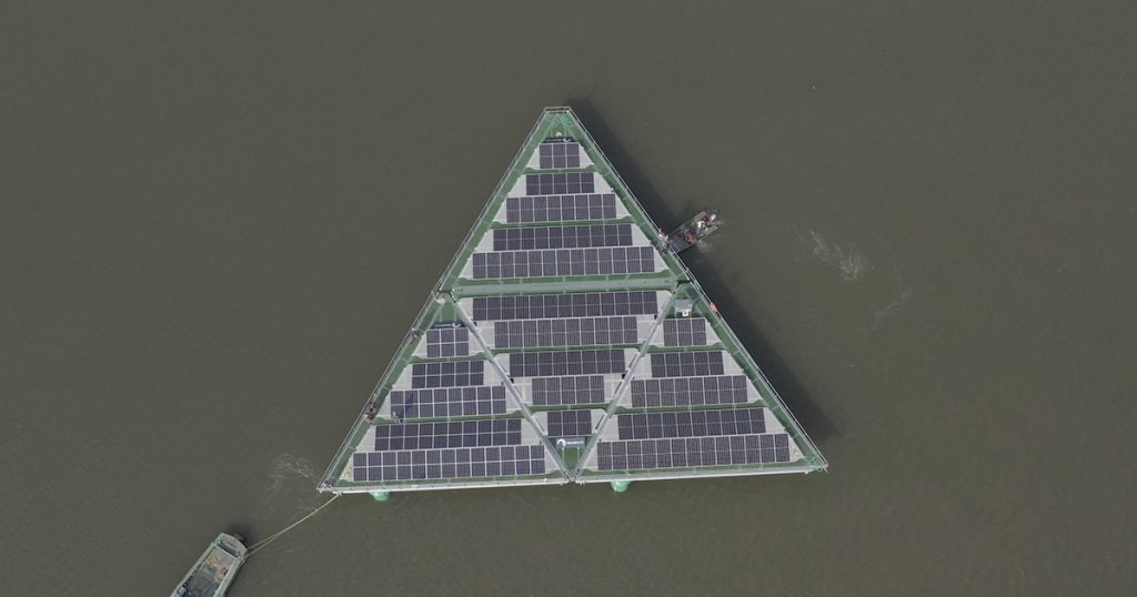 Energia no mar através de tapete solar