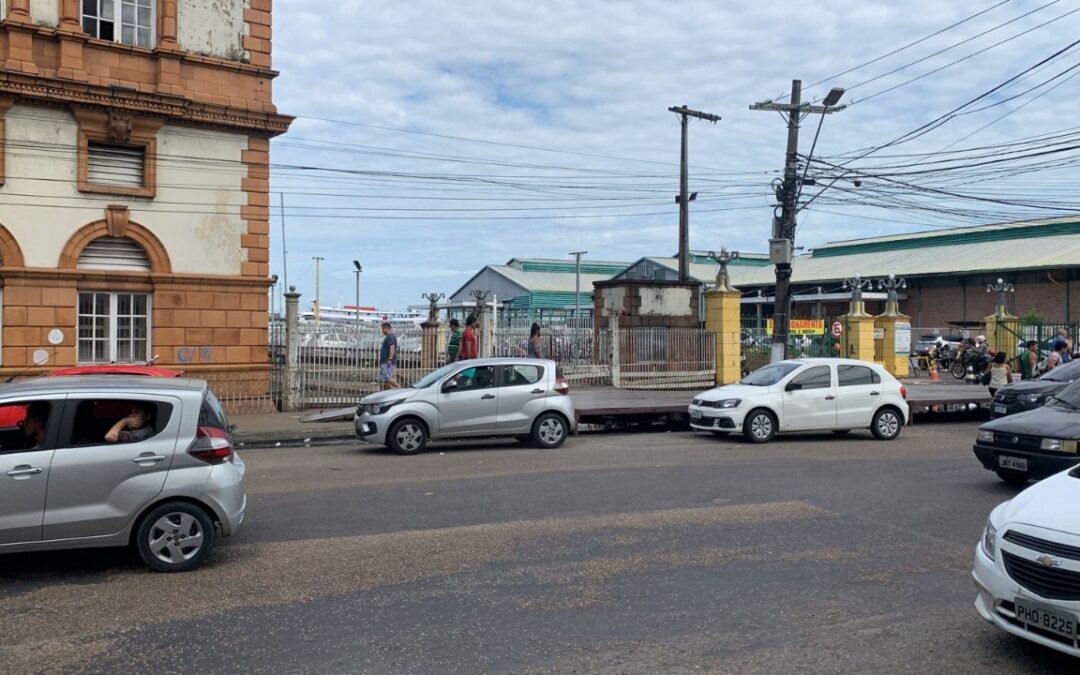 Rio Negro recua e cenário no Centro de Manaus volta à normalidade
