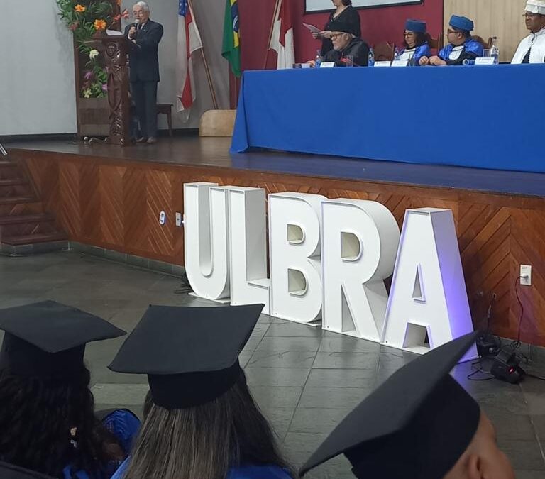Crea-AM presente na formatura de acadêmicos da Ulbra